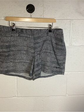 Nike Women's Black & White Patterned Golf Shorts